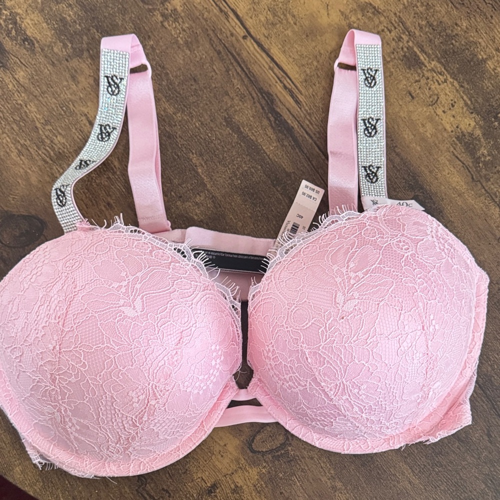 Victoria's Secret Light Pink Lace Bra-NEW WITH TAGS 40C